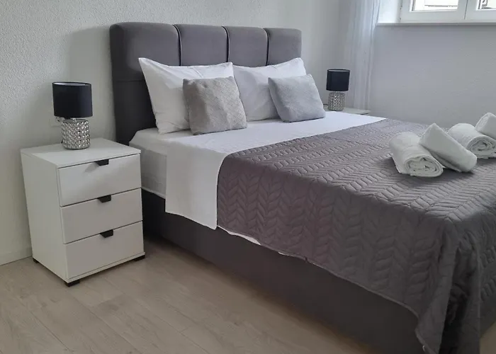 Dominos Lejlighed Split